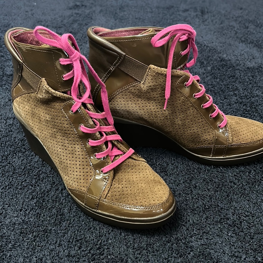 Tsubo wedge ankle boot
